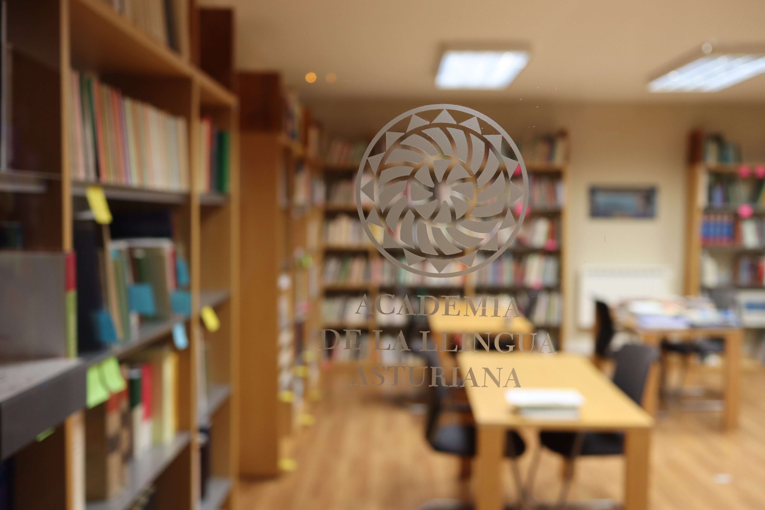 Oficialidá y non reconocencia  de la especialidá docente del profesoráu de Llingua Asturiana